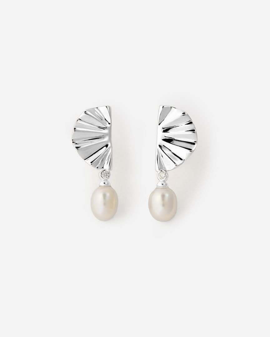 Elegant Gold Shell-Inspired Pearl Earrings Pearl Earrings