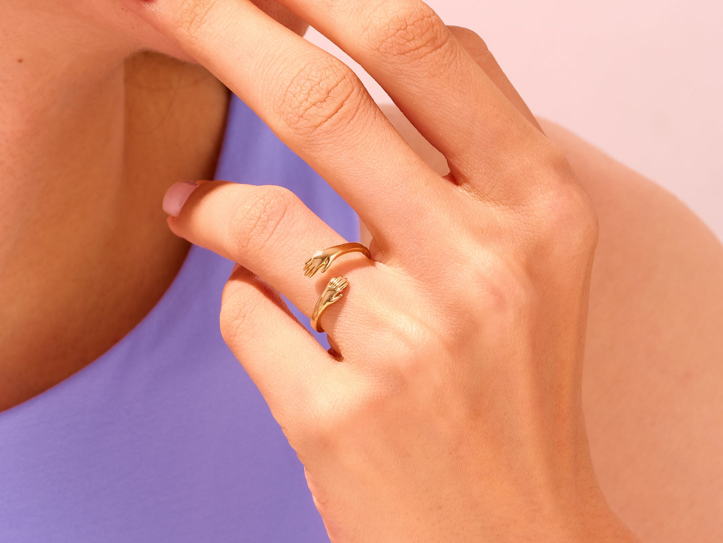 Hugging Hand Ring
