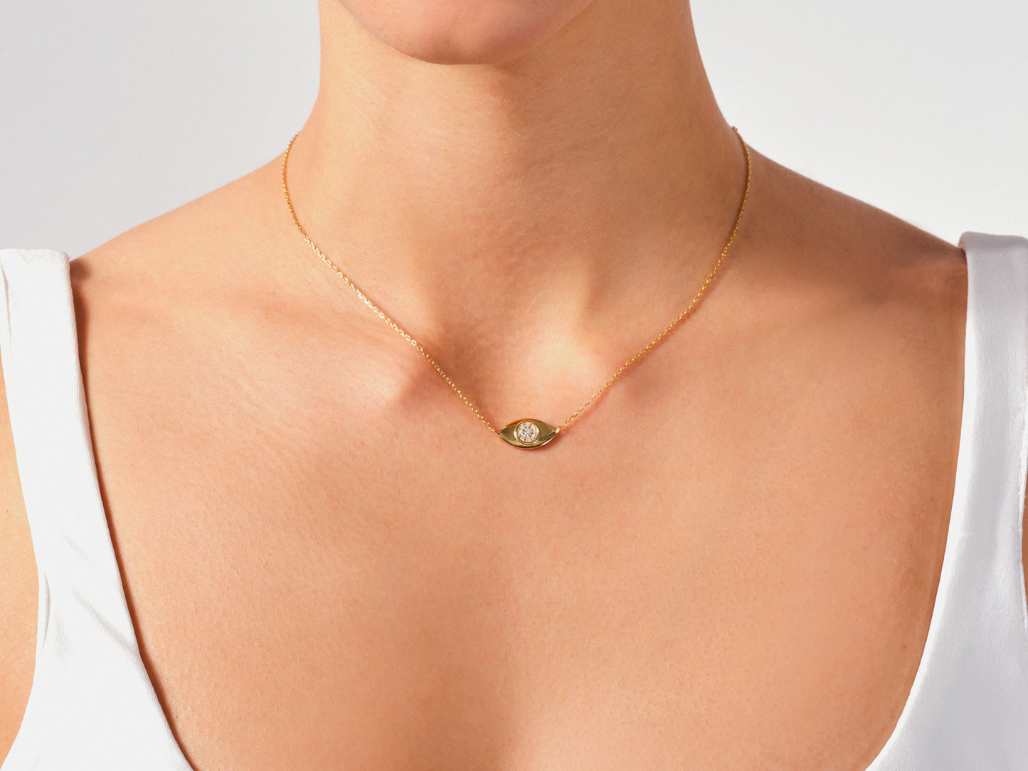 Micro Prong Eye Necklace