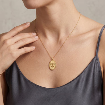 JWH personalized necklace gift