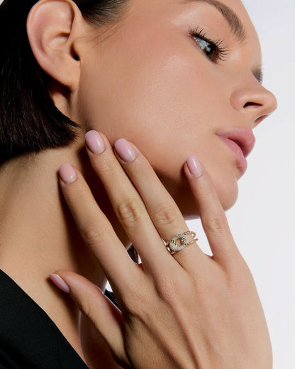 Gold Rope Chain Link Ring with Pavé Gemstone - Modern Jewelry
